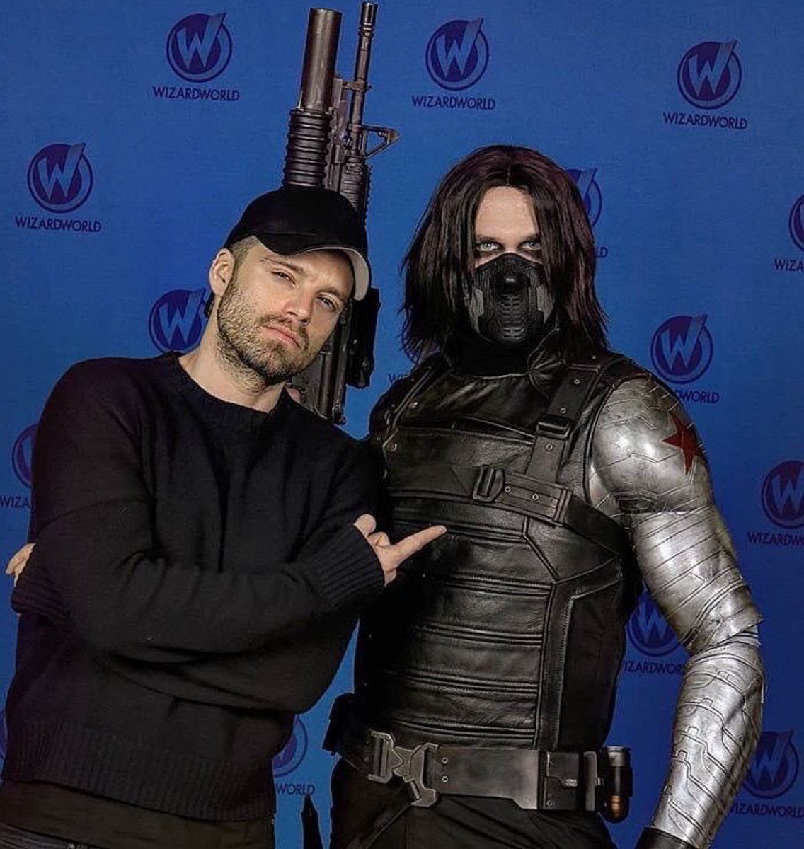 BitemehardBucky's tweet image. #Offlineforthenight //See you in November! It's just around the corner! ; )  Have a Happy Halloween,everyone that celebrates!