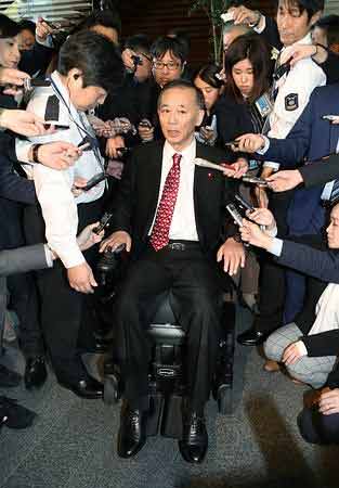 谷垣氏 自転車事故以来2年ぶりに公の場に姿を見せる / Twitter