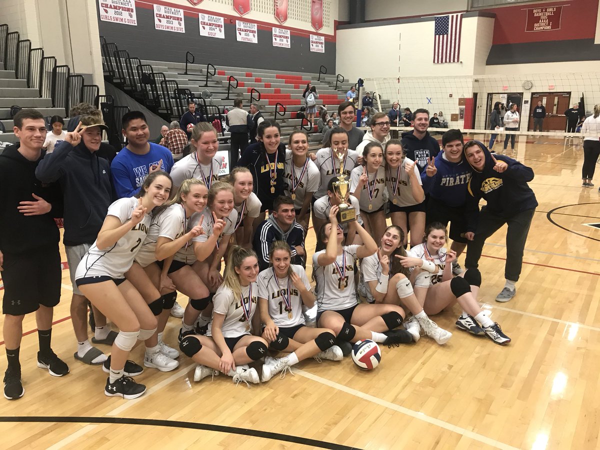 nhsvball2015's tweet photo. 3X District Champs! States Here We Come!!! 🥇🥇🥇 https://t.co/VlYBEc1Urm