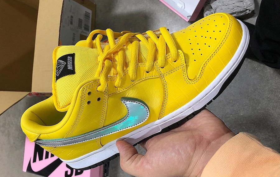 on Twitter: "Diamond Supply Co. Nike SB Dunk Low in Yellow https://t.co/sltQFPsEtC https://t.co/Ma2KX2kTfC" / Twitter