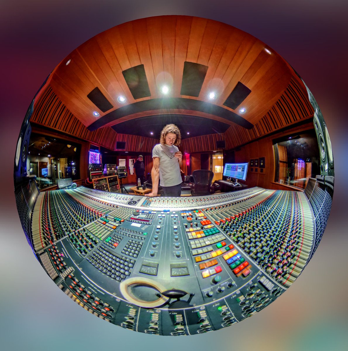 8ball isn't limited to VR and 360° video applications. Our mic seamlessly integrates into any recording workflow. How? It's the perfect mic for drum overheads &amp; stereo-room captures, and is an affordable multi-perspective binaural dummy head.