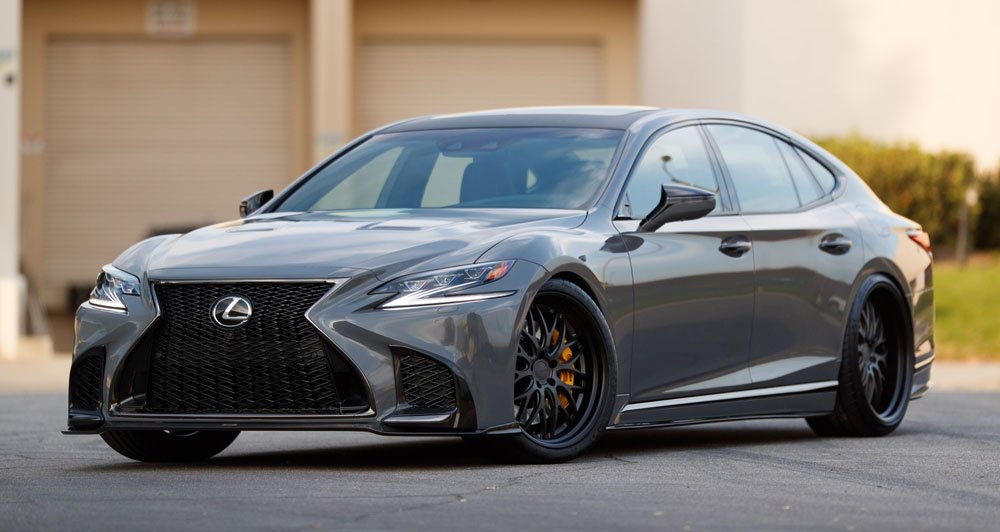 lexusnews's tweet photo. Custom Lexus ES F SPORT &amp; LS F SPORT debut at @SEMASHOW: https://t.co/tymsAphSDE https://t.co/PZiXLSj7ZV