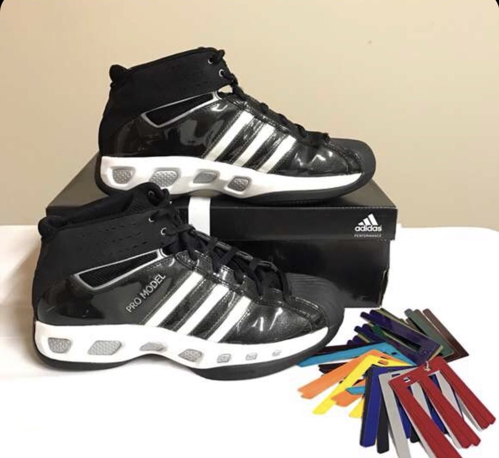 adidas shoes change color stripes