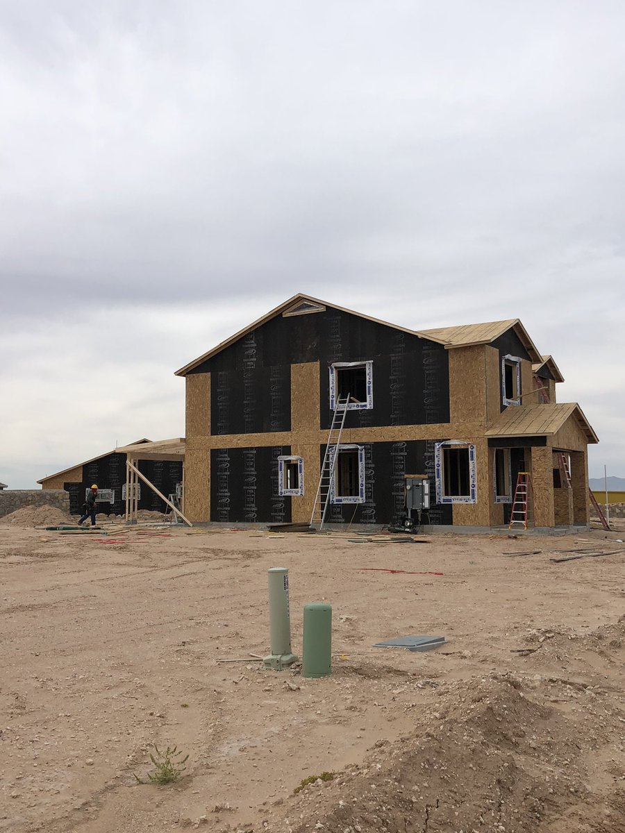 Dave365910411's tweet image. Monica’s Mansion is moving along rapidly!  #carefreehomes #morocco #customfeatures #dreamhome #painteddesert