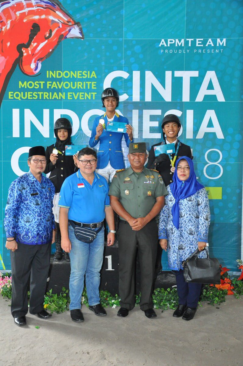 SMA_APM's tweet photo. Congratulations M. Akbar Kurniawan @makbarkk on Autumn 1st Place 🏆🥇, Nabila Putri Shariva on Calimba Dosol 2nd Place 🥈, and Franklyn Wibisono @thebestfrankie1251 on Potentila 3rd  Place 🥉, APM Show Jumping 110cm Junior, Cinta Indonesia Open 2018.
Congrats to all winner 😍👍🙏 https://t.co/bmkXCQMOKY