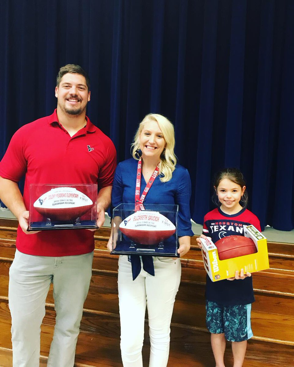 SalcichCME's tweet photo. Thank you to my sweet former student Kat for nominating me for the “Stars in the Classroom” award! Also thank you to @HoustonTexans, @FirstCommCU and @GregMancz for making this day unforgettable. @CME_Tigers @FortBendISD https://t.co/VdbsNXJTGr