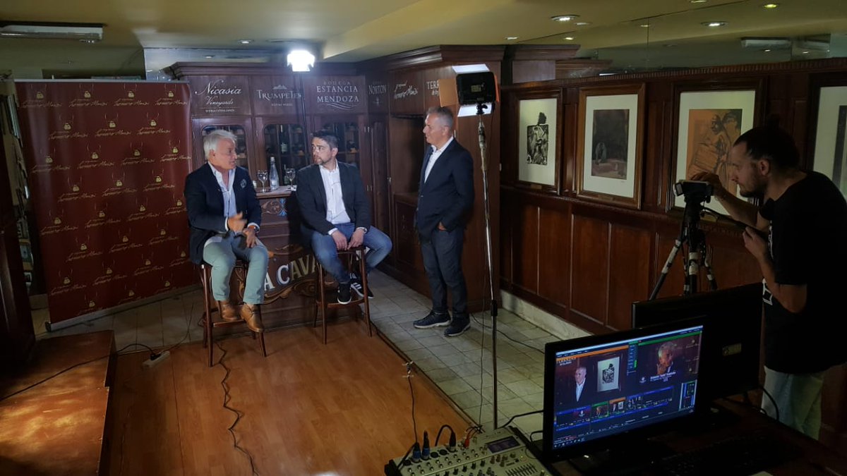PeriodismoSanto's tweet photo. Si querés repasar el programa de hoy con todo el análisis sobre #SanLorenzo con la conducción de @julioaxelED y la presencia de @jbuscalia, lo podrás hacer en el siguiente link: https://t.co/94xLftiizz https://t.co/hjAaS0Cg8G