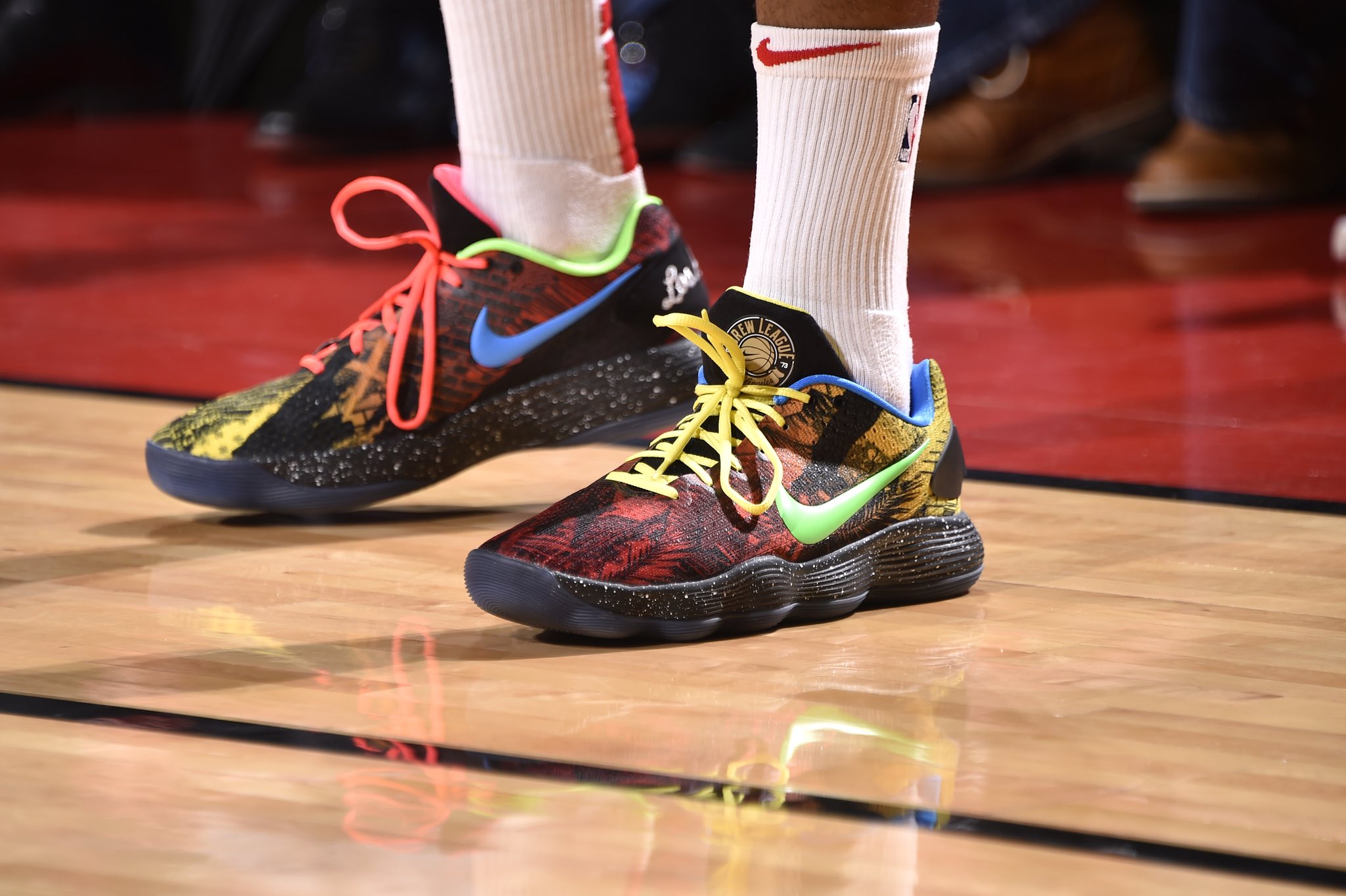B R Kicks on X P.J. Tucker pulled out the Nike Hyperdunk Low LA tonight vs. Portland https t X8QiPZtF3q X