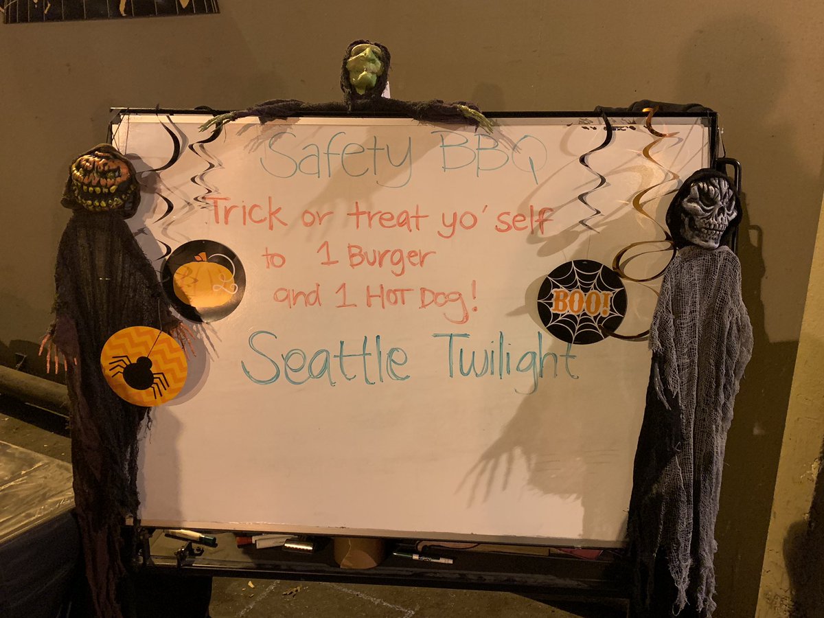 Seattle Twilight tweet media