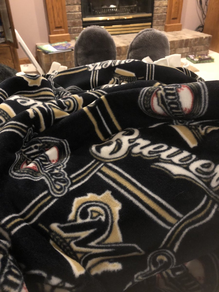 RunDanceLive's tweet photo. The CC girls managed to combine my 2 favorite teams. Yep this is a Brewers blanket, hand-tied & ready for lots of Saturday road trips. #DCECC #Brewers #TheseAreMyCrew https://t.co/c23N4fZDE4