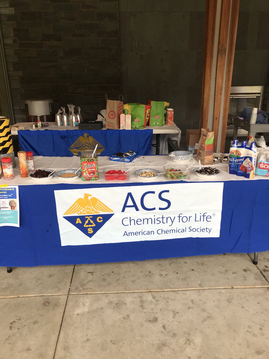 NUACS1's tweet photo. Our Nitrocream &amp; Smash Fundraiser was booming! Ever heard of Liquid Nitrogen ice cream sundaes? #NCW #ACS https://t.co/AU42b92nUc
