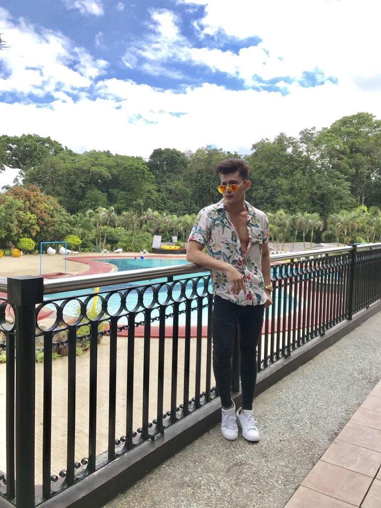 ItsThomAnselmo's tweet photo. Thank you TS Tech Company for inviting me for today’s Company Outing here @chateauroyalebatangas 😊

#MrPhilippinesTheStars2016 #BenchUnderTheStarsModel2017 
#DermaWorldBaby☺️ #ABeautifulExpression 😁
#EdiwnLisaSalon 💇‍♂️ 
#GoldsGym #StrongerWithGolds 🏋🏻‍♂️
#ThankYou👆🏻 #blessed😇🙏 https://t.co/D738e8QEt8