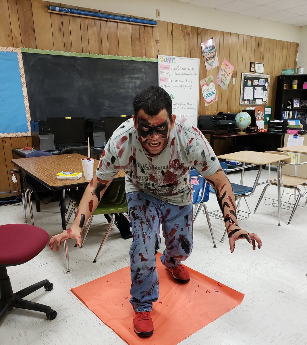 Deafmustangs's tweet photo. Our members tonight at the Spooky Stangs HALL-oween #MustangPride🤟 #HappyHalloween https://t.co/RlXXumqlQx