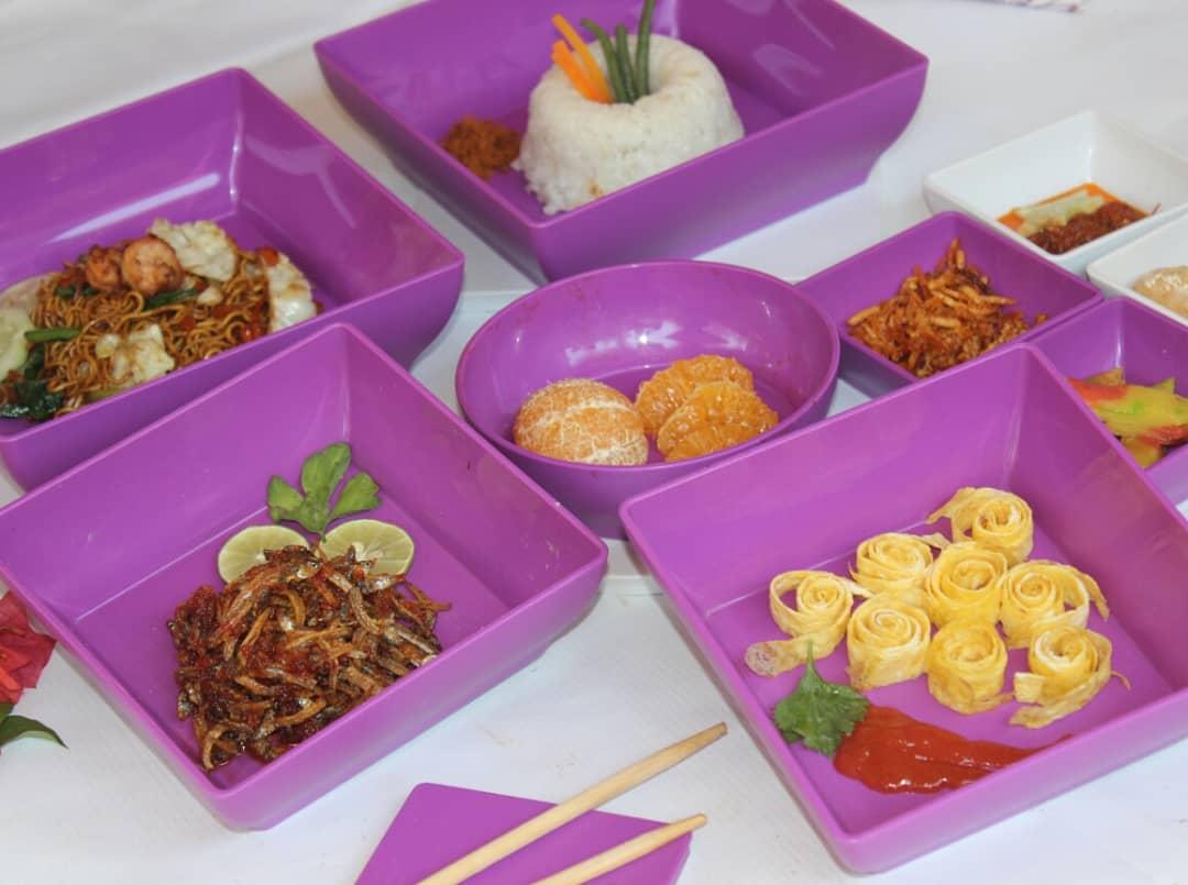 Fathir_Zulfa's tweet photo. Hallo @tupperwareid
mskan sy hr ne sdrhn krn suami&ank sy mnykai smw ap yg sy msk πͺ dmsk pke prdk ichigo yg wrnax mns. sni msknx dpt cs gmpng dtta so hasil mskn saya seperti ala2 jepang π
#PakeTupperware
#IchigoCompleteSet
#ZenServingChallenge
#TupperwareIchigoCompleteSet https://t.co/iagtjjmQa0