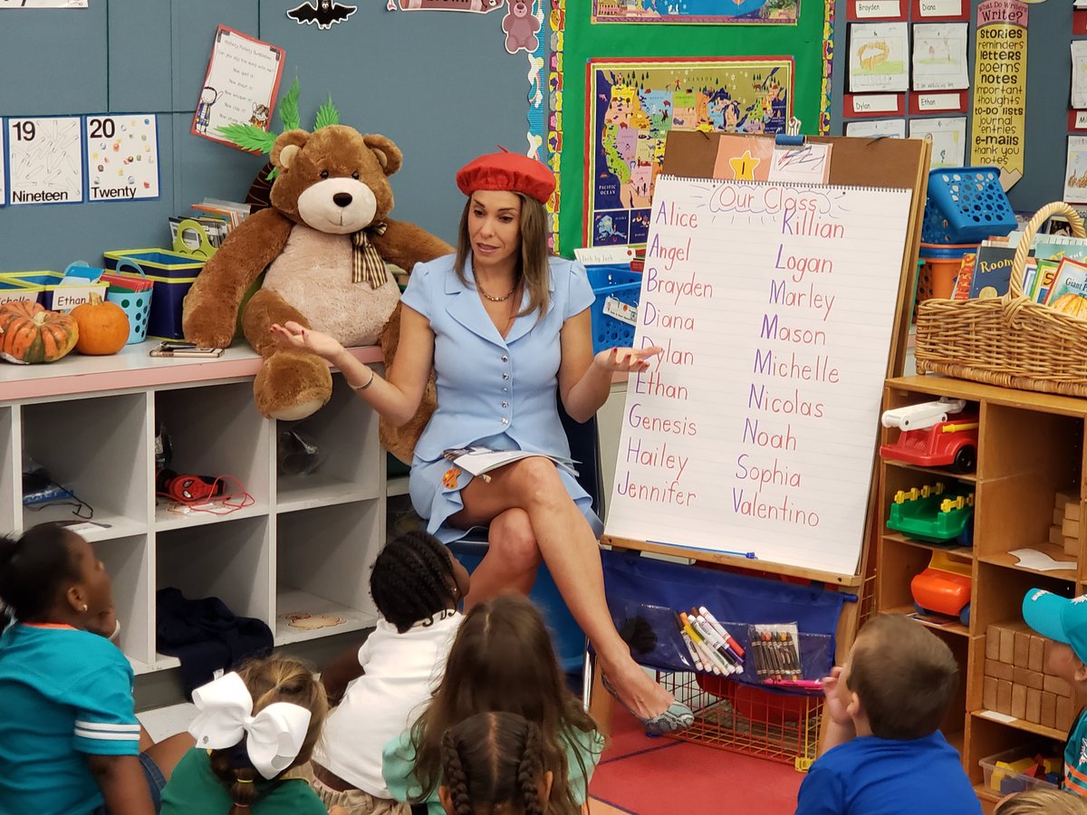 BCPSEarlyLearn's tweet photo. Thank you @browardschools Board Member Donna Korn for joining readers around Broward County for #Readfortherecord Day at Quiet Waters Elementary.  #browardreads https://t.co/5Dza2EasJP