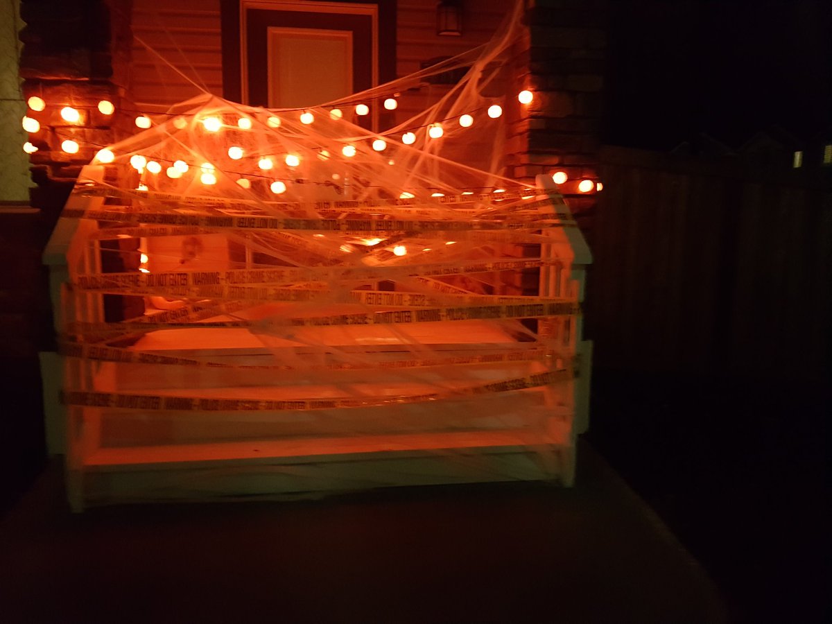 RaeganHeck's tweet photo. A polite yet festive way to say "if I had enough money for candy I would not be giving it to you"🤣 https://t.co/J52l1LI2QF