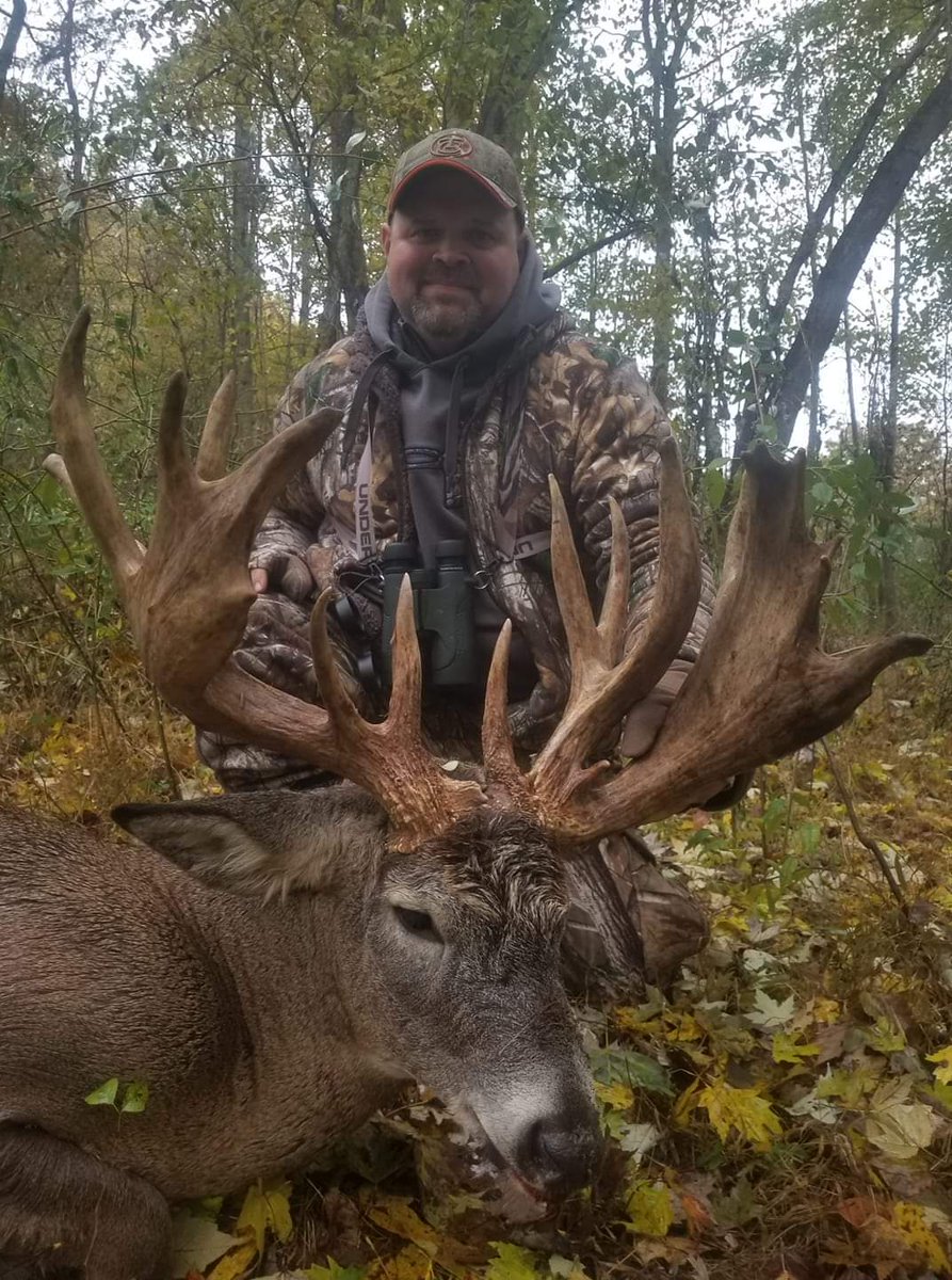 dominantbuckout's tweet photo. Whitetail moose down!!! https://t.co/HK1YBjYJ5O