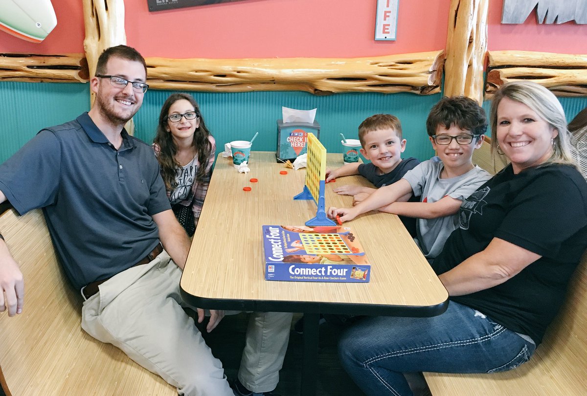 Fun at Bahama Bucks with our 2nd grade auction winners! #jrerocks #2ndgrade
