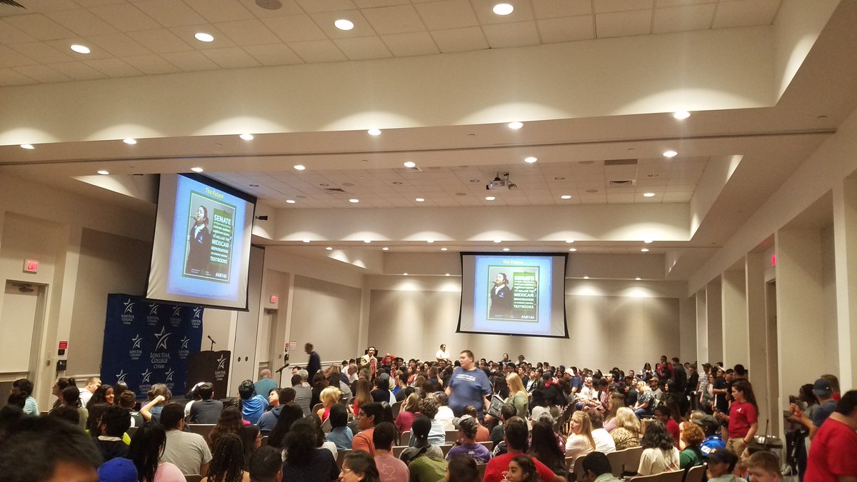 Pitt_Washington's tweet photo. Cy Lakes students had a great night listening to Dr. Balderrama at Lone Star College tonight...great time! https://t.co/FZTYzqYNI3
