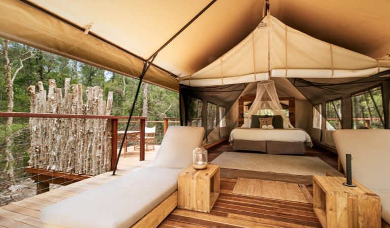 Бухта беринга оса глэмпинг. Галдым глэмпинг. Глэмпинг на кольском полуострове. Глэмпинг беме. Глэмпинг скворечник.