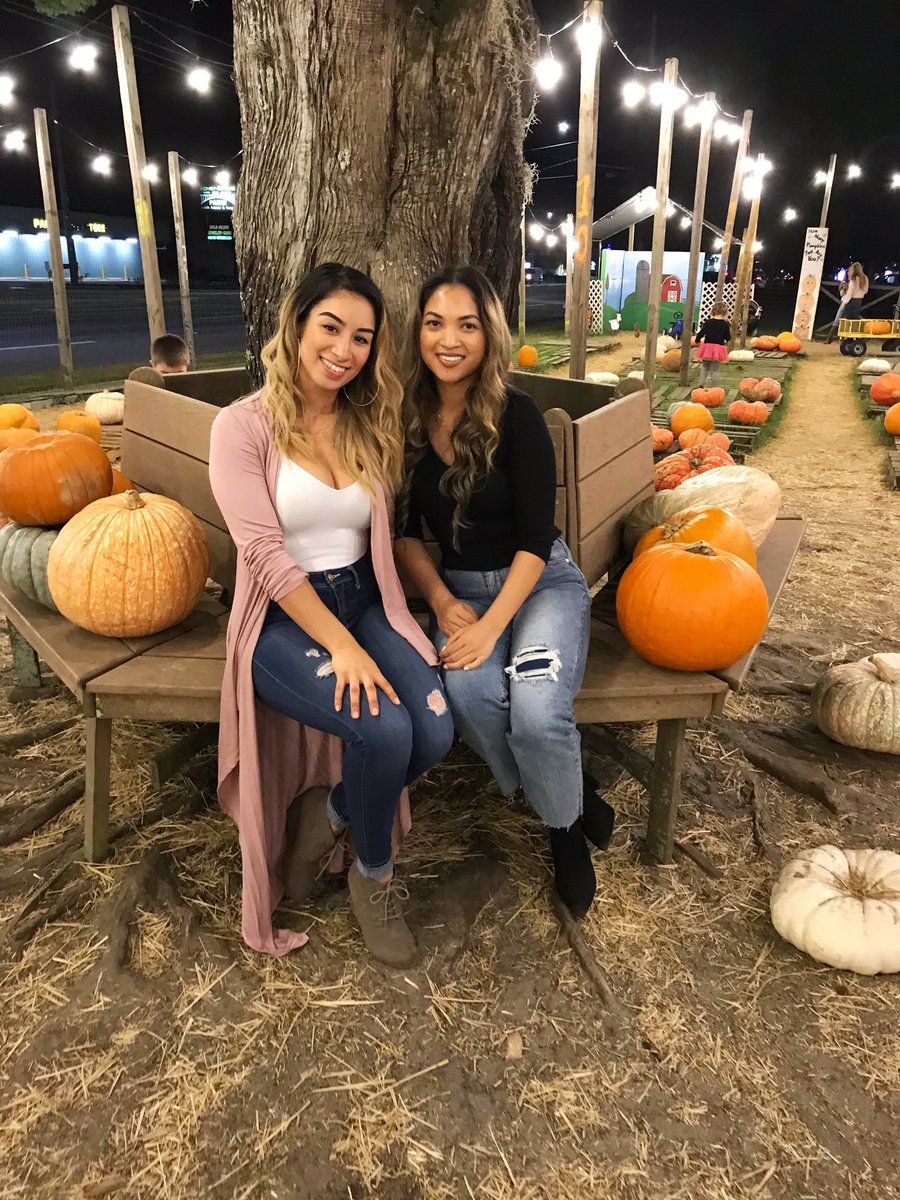 ohmyveee's tweet photo. #pumpkinpatch2018 🍂 https://t.co/OclUhoXtn7