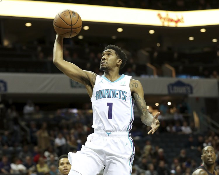 eldiariodeson's tweet image. Tony Parker guía a los @hornets #MIAvsCHA  bit.ly/2JrQvG8 @DiarioDportes