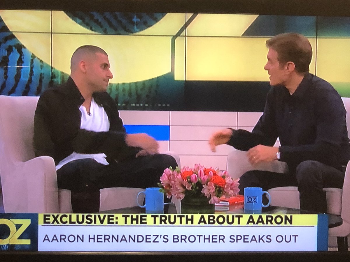 BrownEyes2886's tweet photo. #JonathanHernandez on @DrOz Show today! #GodBless #RestEasyAaron #BrothersAlways #DAndAForever #BondUnbreakable #CTEAwareness #AaronHernandez #IStandWithDj #TheTruthAboutAaron #HisJourneyToUnderstandHisBrother #HernandezFamilyForever #Brothers #BestFriends https://t.co/PVkxl1RDRI