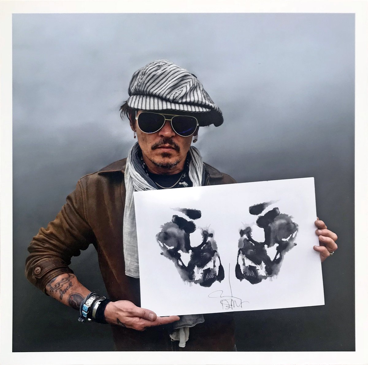 depplovers's tweet photo. #JohnnyDepp faz colaboração artística com instituição de caridade Rethink Art, que trabalha para aumentar a conscientização e o apoio à saúde mental por meio da arte.
Leia a matéria completa em nosso site: https://t.co/iS2Vi3xd7b
#Rethink #klecksograph #RethinkArt https://t.co/ZrP53a1ghe