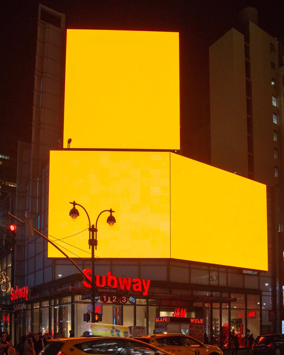ICYMI it last night, NYC lit up in orange to celebrate yesterday’s official announcement that @Amazon #HQ2NYC will be coming to Long Island City, Queens. Photos courtesy <a href="/NYCEDC/">NYCEDC</a>. More: instagram.com/p/BqK1fMmAvOE/