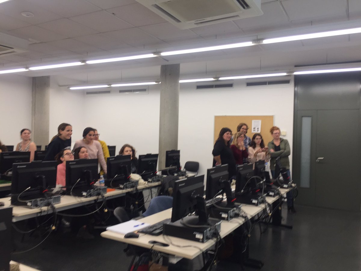 CLIL_and_FLE's tweet image. Playing Kahoot in class #edtech #module8