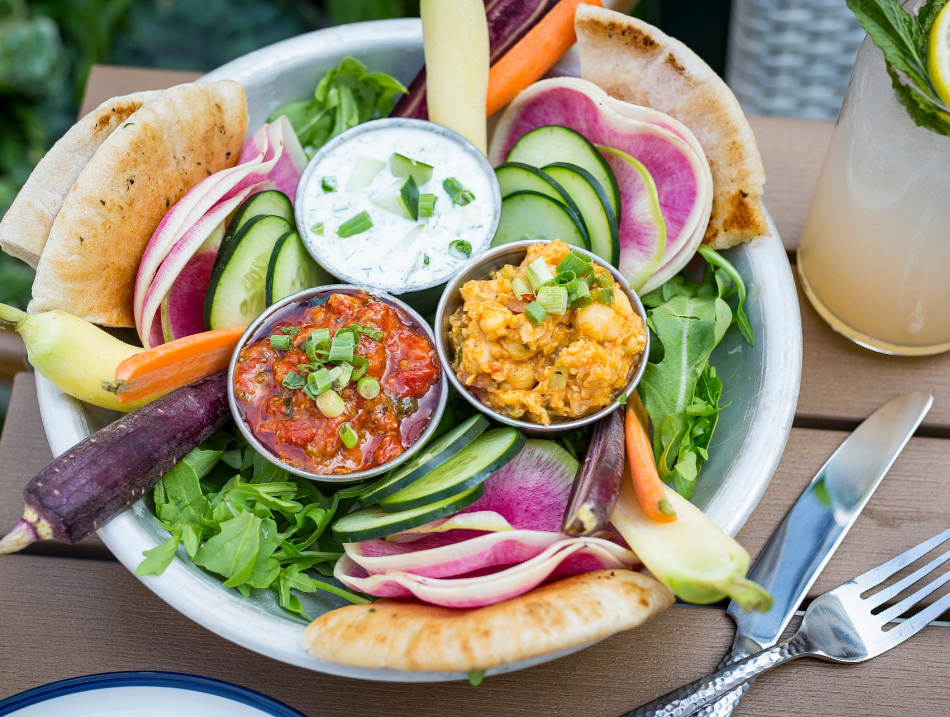 Have you tried our Social Dips? 🍾🤤 
- 
- 
- 
- 
#chicago #thehamptonsocial #foodie #foodporn #city #travel #destination #escape #love #instagram #dips #app #cocktails #wine #happyhour #wednesday #streeterville #rivernorth #burrridge