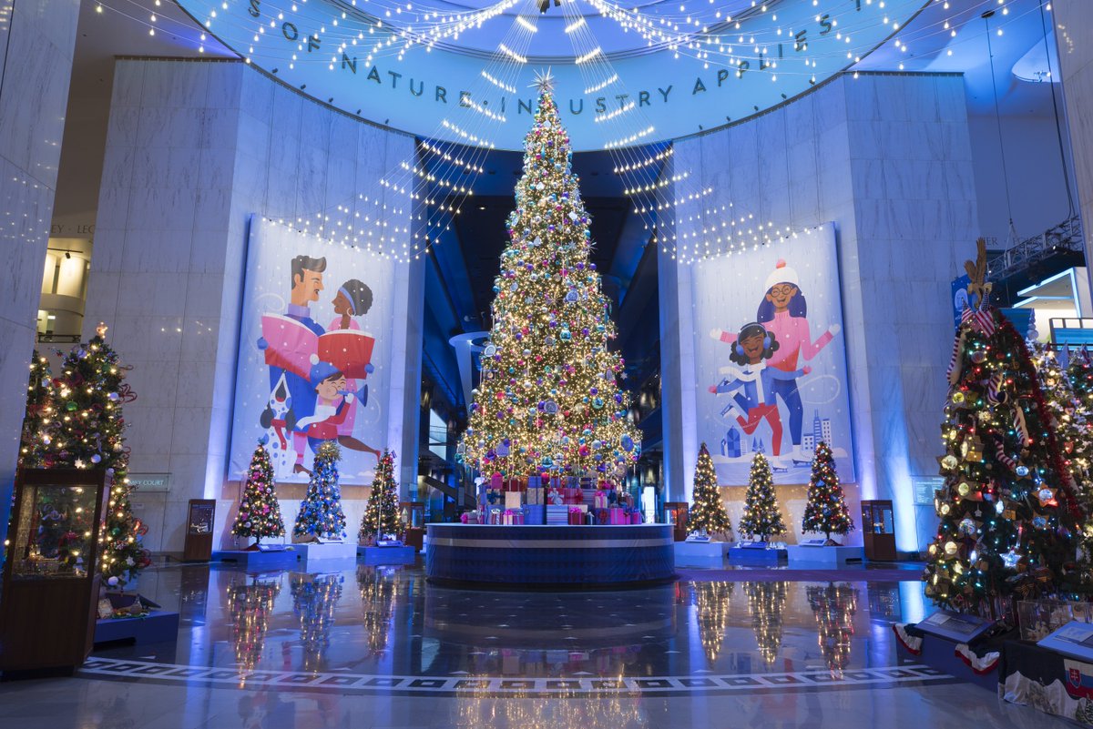 SophyHotel's tweet image. A3: It’s a mighty big bucket for Chicago visitors in winter. Our fav is Christmas Around the World and Holidays of Light @msichicago opening Friday and running through the New Year.  #PreferredChat @ChooseChicago