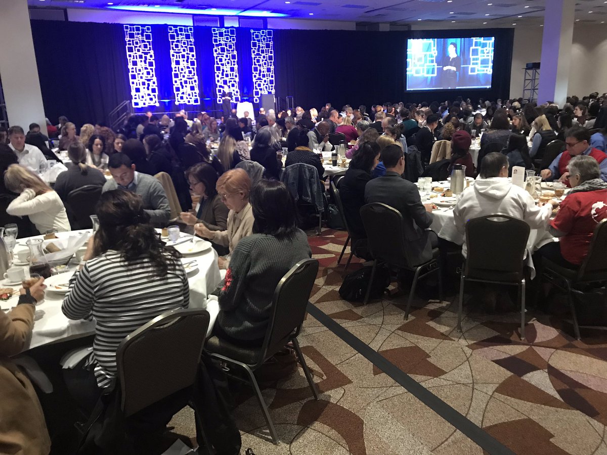 CenterPoint's tweet image. Learning all about nonverbal communication and how to interpret it during the #PowerToolsHOU for #nonprofits conference from our 2nd Keynote Speaker, @janlhargrave.