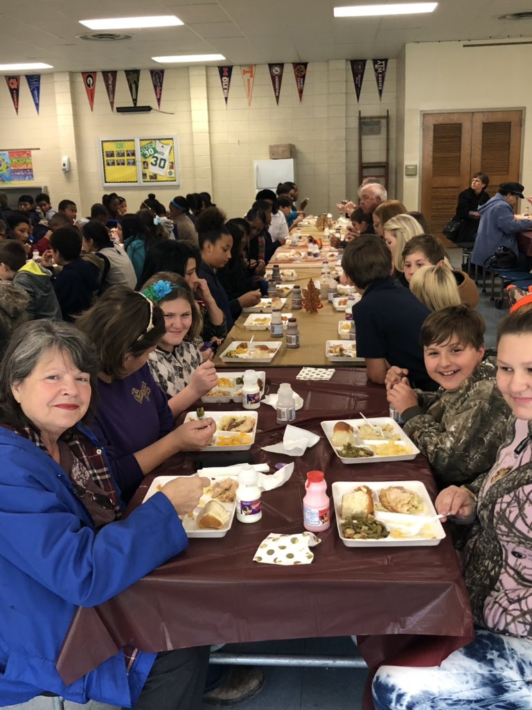 DMS Thanksgiving Luncheon 2018! Thanks to those who volunteered to serve, to the family members who came to join us, and to the cafeteria staff for a delicious meal! We are so thankful for the Devall community.  🍁🦃🍁🦃