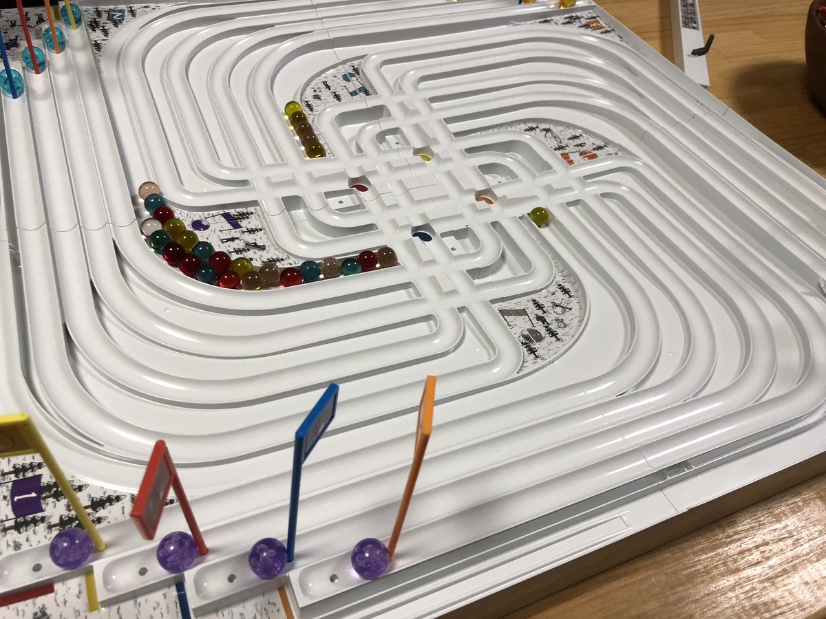 SnowRabbitGame's tweet image. 今日はお持ち込みゲームもたくさん遊ばれてとても賑やかでした！
自作ゲームのテストプレイや初めて広げるゲームもみんなでルールを読みながら自然と楽しめる雰囲気も 雪うさぎ の良さだと思います ᙏ̤̫͚ ♡゛

次回は一週間後 11月21日(水)です お待ちしております！
 ✧*｡٩(ˊωˋ*)و✧*｡