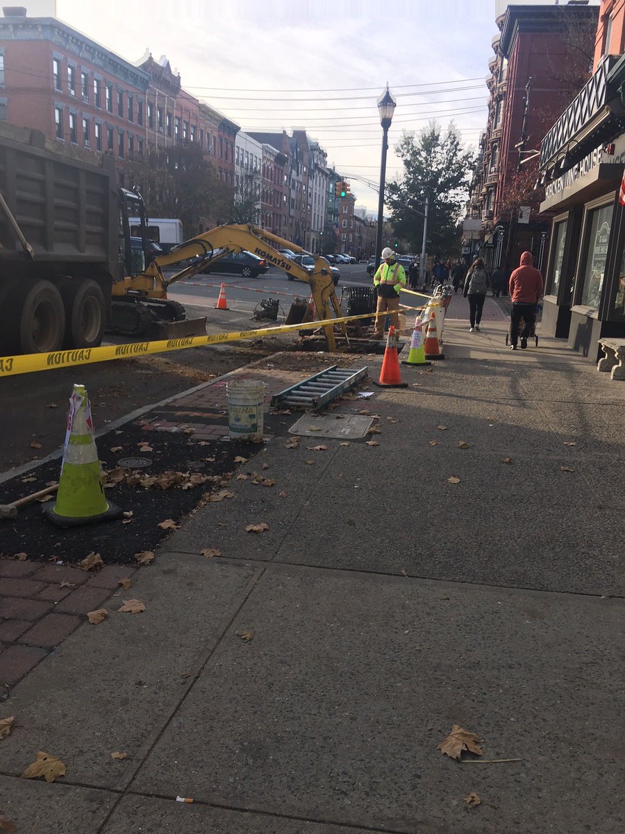 WashStProject's tweet image. Nov. 14 - Hydrant installation at 13th Street. Sidewalk, curb, and traffic signal work at 12th Street, with road closure from Bloomfield to Hudson. Drainage at 11th Street. Regulatory signage from 9th to 10th Street.