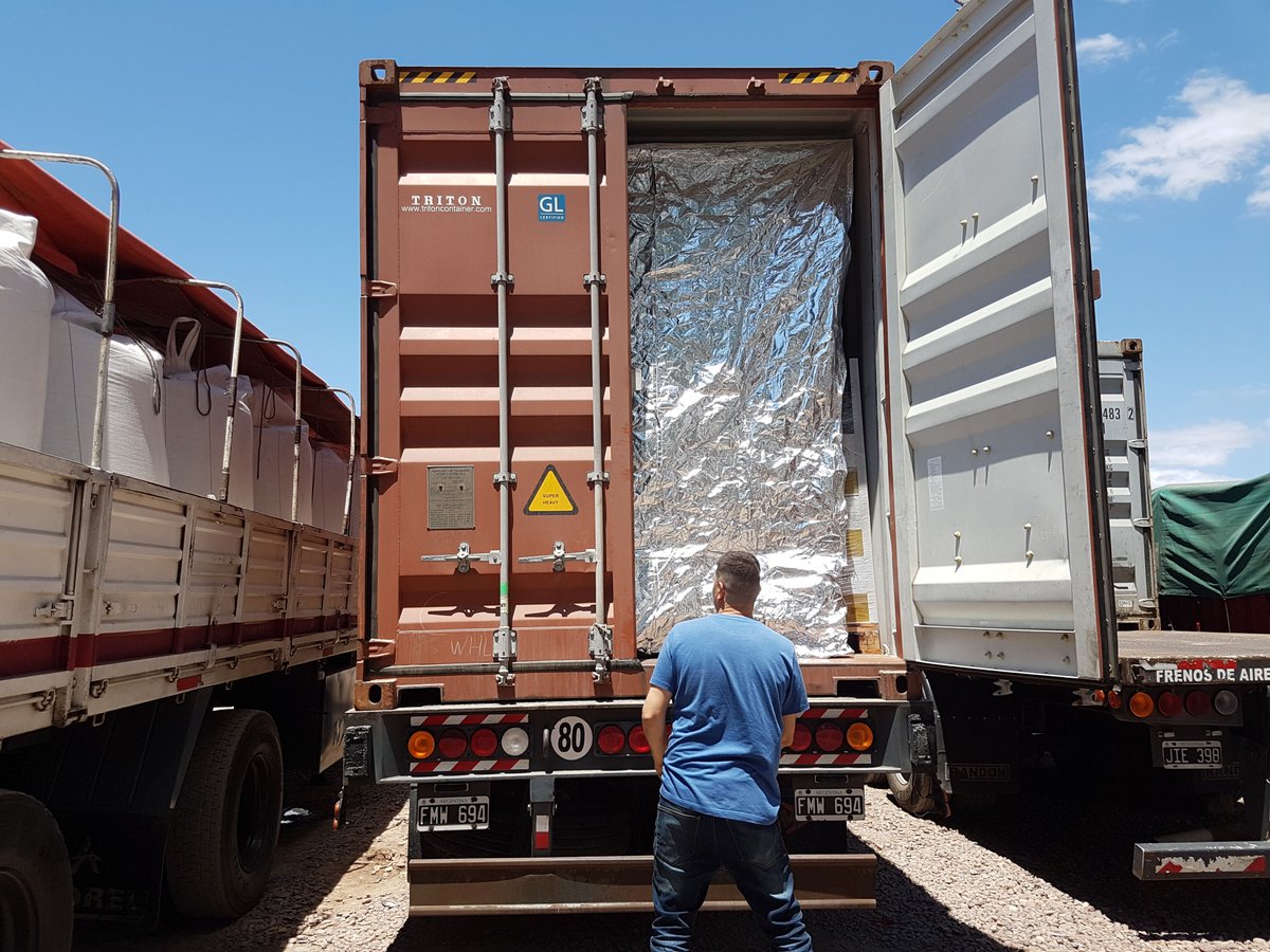 Partió hacia #China el primer contenedor consolidado por 7 bodegas, destinado al #HubLogístico de #Juerui en #Shanghái #17MilBotellas <a href="/BodegaAndeluna/">Bodega Andeluna</a> <a href="/LosHaroldos/">Bodegas Los Haroldos</a>  <a href="/BarbariansWines/">Barbarians WineGroup</a>  <a href="/OFA_Wines/">OFA Wines & Food</a> <a href="/domadoswines/">Domados Wines</a> #BodegaSánchez y <a href="/bodegatapiz/">Tapiz | Zolo | Wapisa & Club Tapiz Hotel-Restó</a>