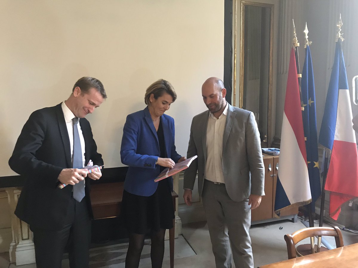 sve83's tweet photo. Nous avons accueilli avec @JPDugoinClement une délégation de la province de BrabantStad  aux Pays-Bas pour partager nos expériences et réfléchir ensemble à des actions en matière de mobilité et d’environnement #EuropeConcrete https://t.co/8Zlh1QnsCD