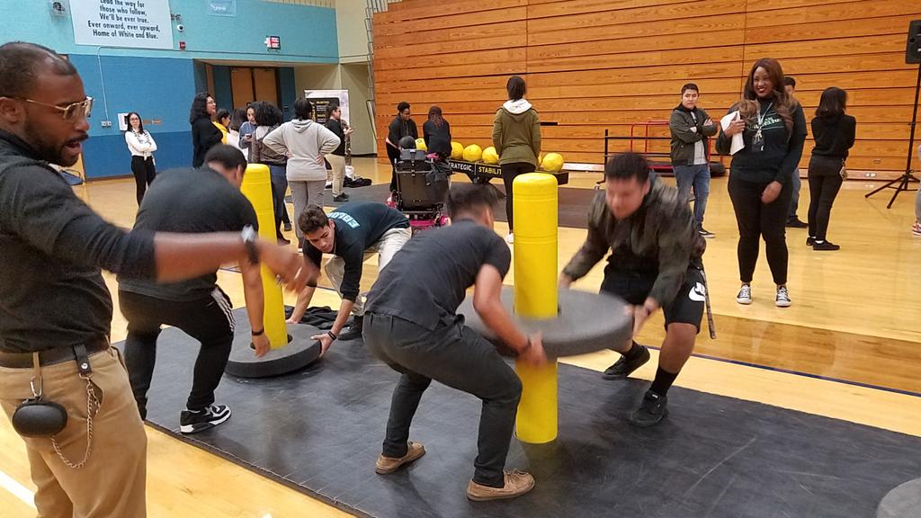 ElsikHighSchool's tweet image. The #ArmyChallenge is here for #MiltaryAppreciation Day! Class of 2020 representing. #VamosRamos #aliefmission