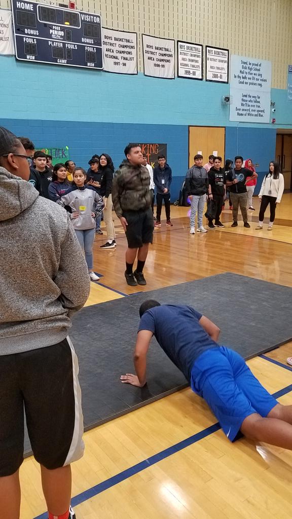 ElsikHighSchool's tweet image. The #ArmyChallenge is here for #MiltaryAppreciation Day! Class of 2020 representing. #VamosRamos #aliefmission