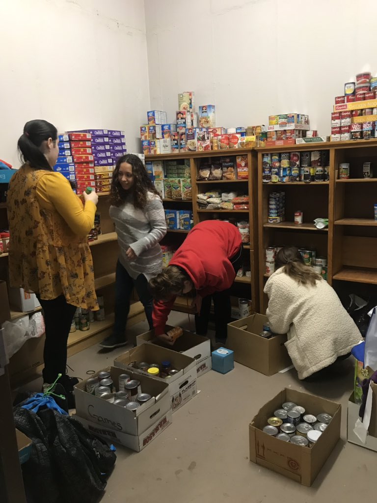 WTA_Bus_Tech's tweet image. WTA FBLA members are sorting and stacking food in the WTA Food Pantry! Getting ready for the Annual Turkey Day Giveaway!