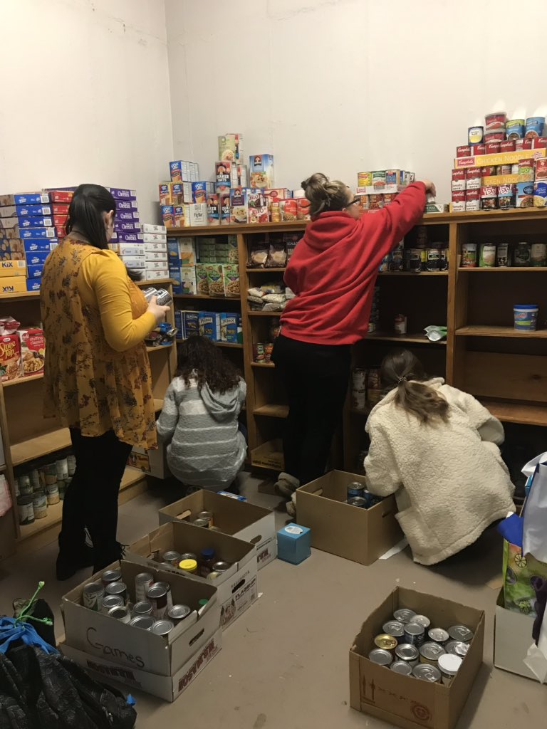 WTA_Bus_Tech's tweet image. WTA FBLA members are sorting and stacking food in the WTA Food Pantry! Getting ready for the Annual Turkey Day Giveaway!