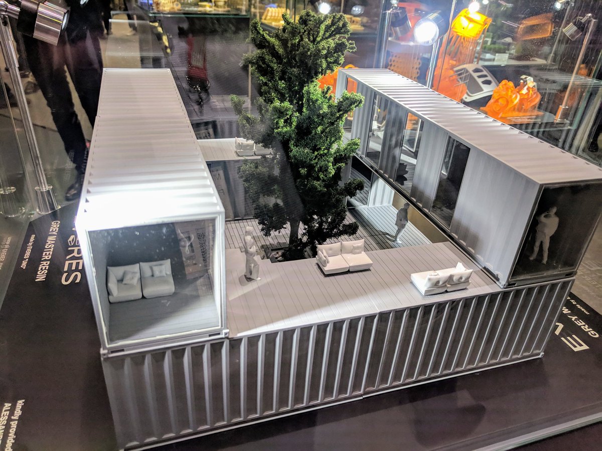 3dprintindustry's tweet image. Gianni Zitteli and his latest invention. The new Sisma EVERES DLP resin #3Dprinting system. #FormNext2018 #formnext