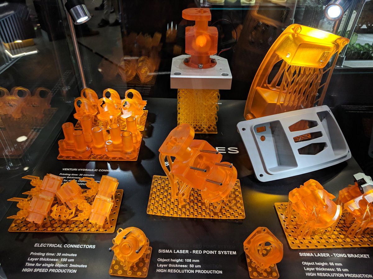 3dprintindustry's tweet image. Gianni Zitteli and his latest invention. The new Sisma EVERES DLP resin #3Dprinting system. #FormNext2018 #formnext