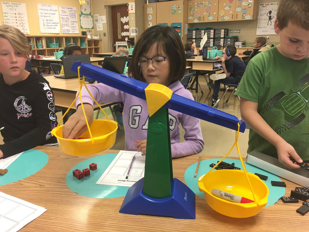 BaumannsClass's tweet photo. Here’s a peek at a little hands on math for these 3rd graders working with mass. @DHElementary #handsonlearning https://t.co/5WZwxWQ6X7