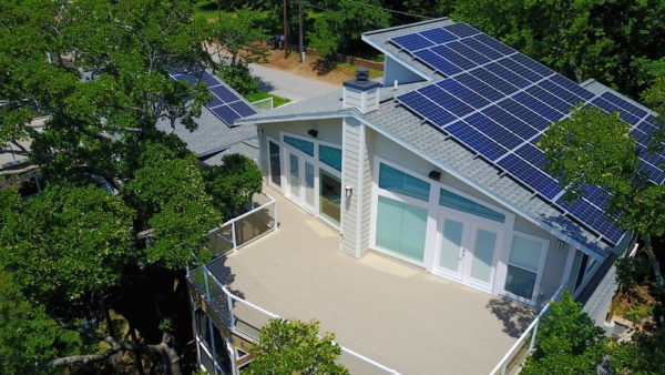 SolarInMASS's tweet image. Cash is king in residential solar, long live the lease! pv-magazine-usa.com/2018/11/14/cas…