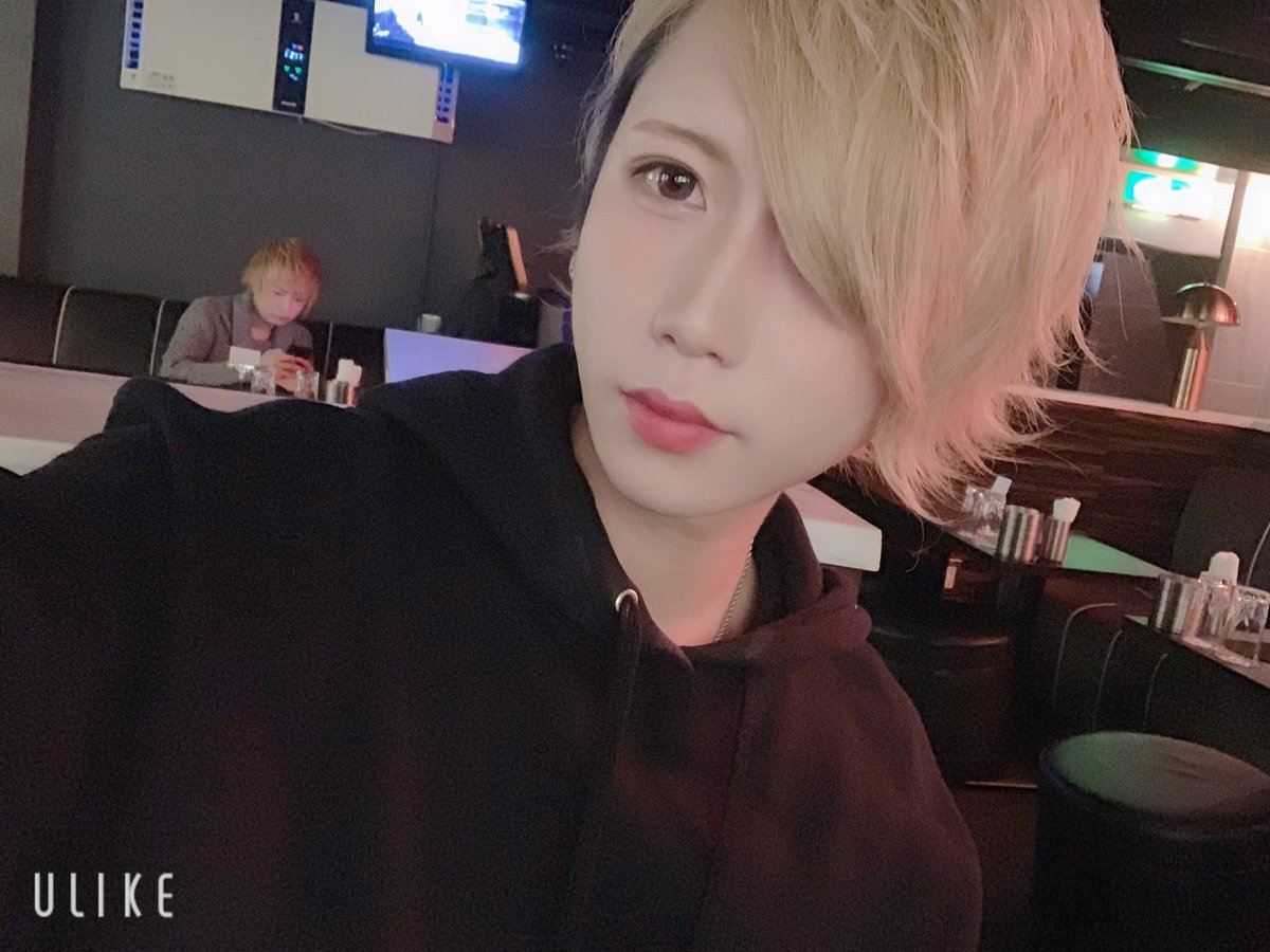 xx72_sena's tweet photo. 20歳になって大阪から歌舞伎にきた橘です🙋‍♂️

韓国とのクォーターで、K-POPオタクしてました🙄

左利きのAB型です！

これくらいしか、自己紹介できひん。

後は直接お店に来て、どんな人か確かめてください😁

ちなみにこっちもうすぐ1000人なんで良かったらフォローしてください

#拡散
#RT https://t.co/JX4ncnj0qX
