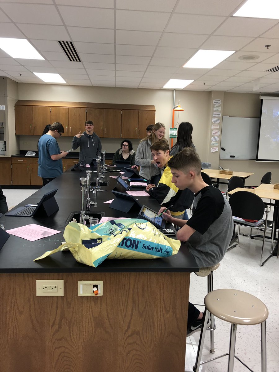 kikta_chem's tweet image. Mole in Lab #ithinkigetit