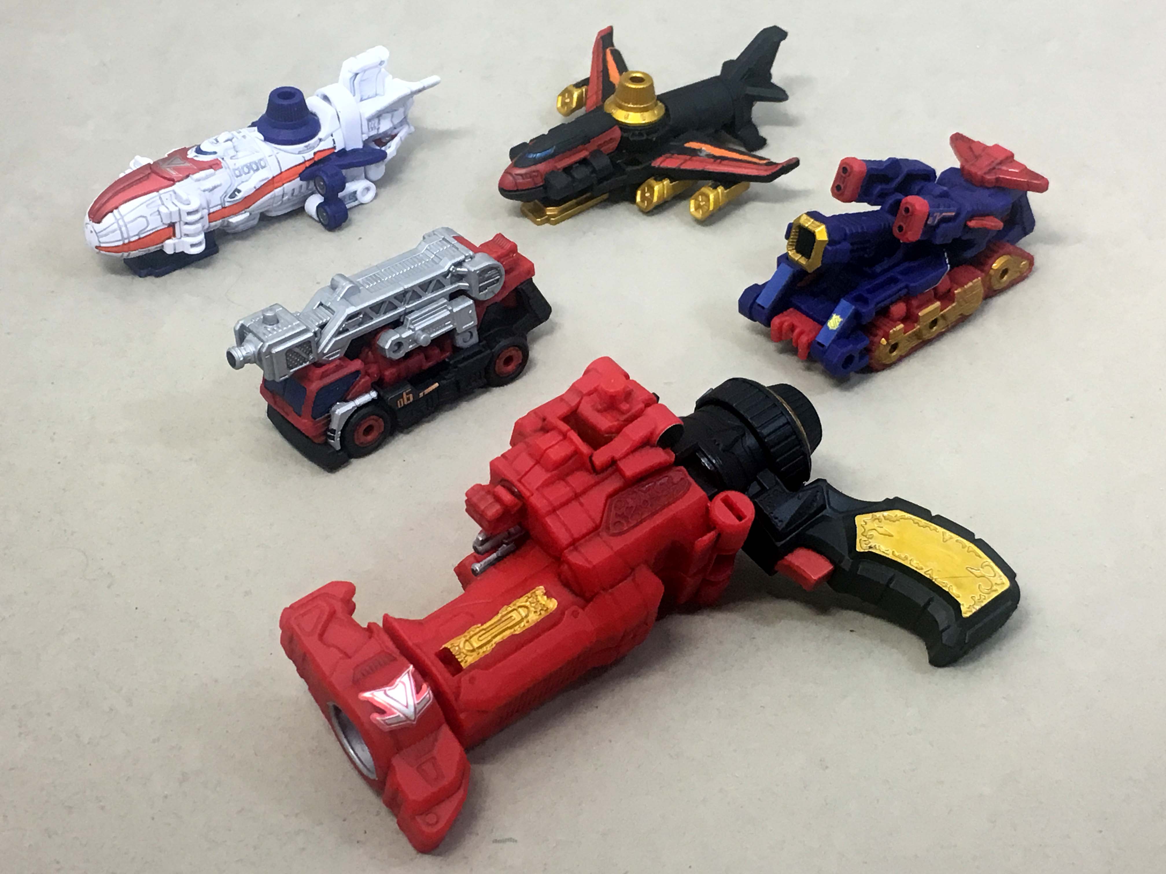 F A たちばな ミニプラ Vsビークル合体シリーズex 組んだ 今年の戦隊ミニプラ締めくくりはex番号 マジックダイヤルファイター トリガーマシンスプラッシュ ルパンマグナム サイレンストライカー ビクトリーストライカー の全5種 で
