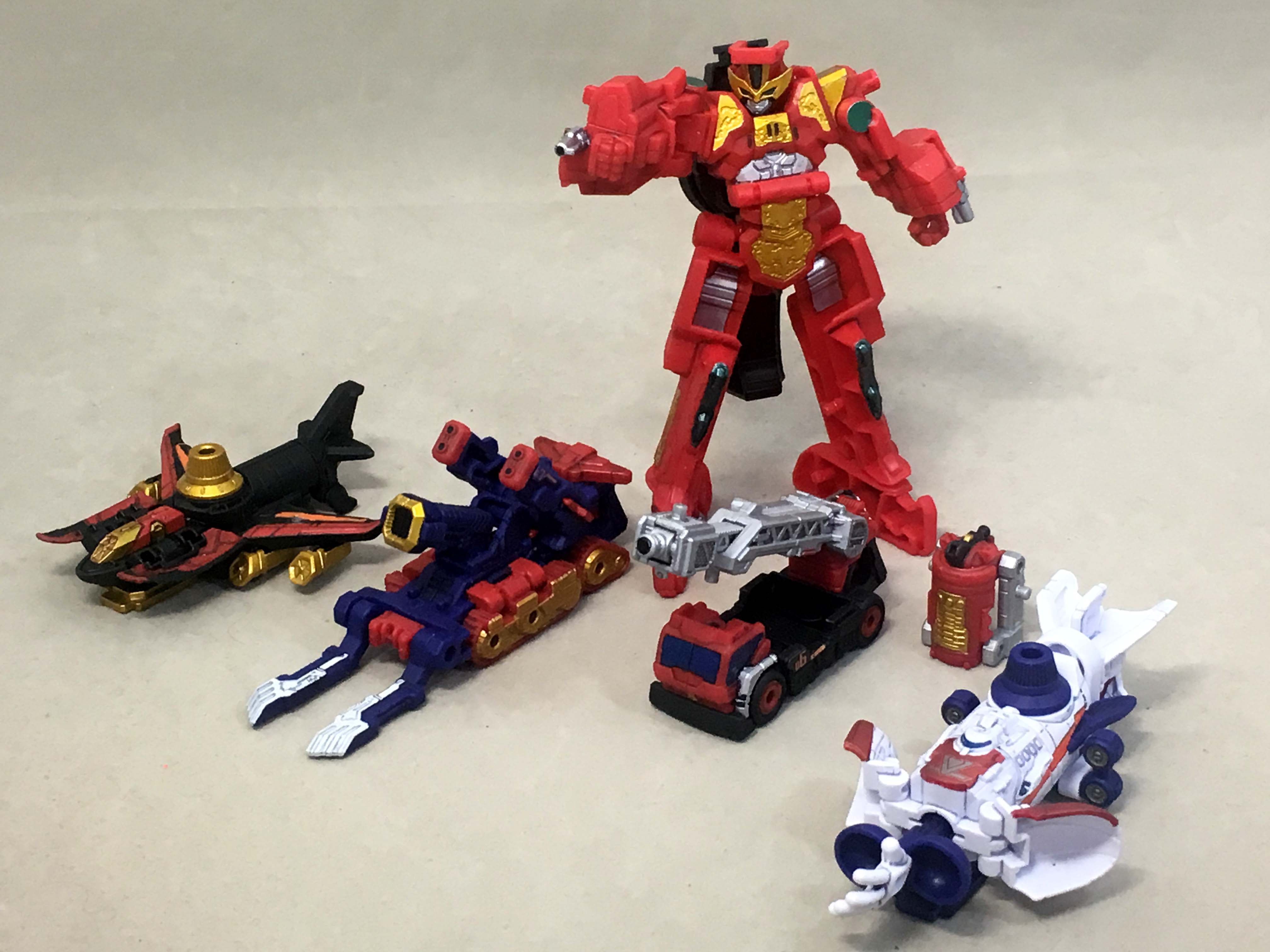 F A たちばな ミニプラ Vsビークル合体シリーズex 組んだ 今年の戦隊ミニプラ締めくくりはex番号 マジックダイヤルファイター トリガーマシンスプラッシュ ルパンマグナム サイレンストライカー ビクトリーストライカー の全5種 で
